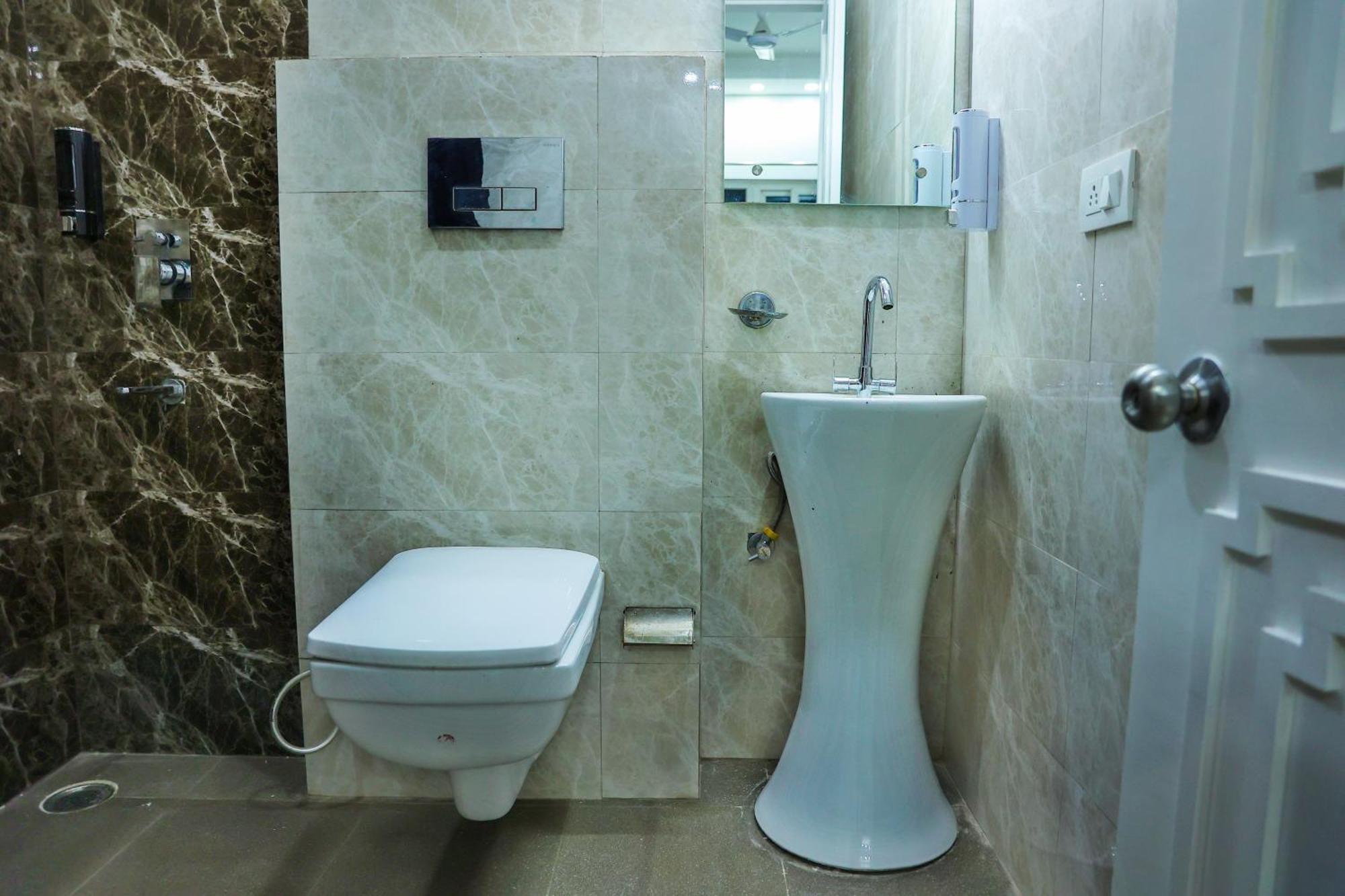 Agrah Stay - Kasa Lusso Stay Фаридабад Екстериор снимка