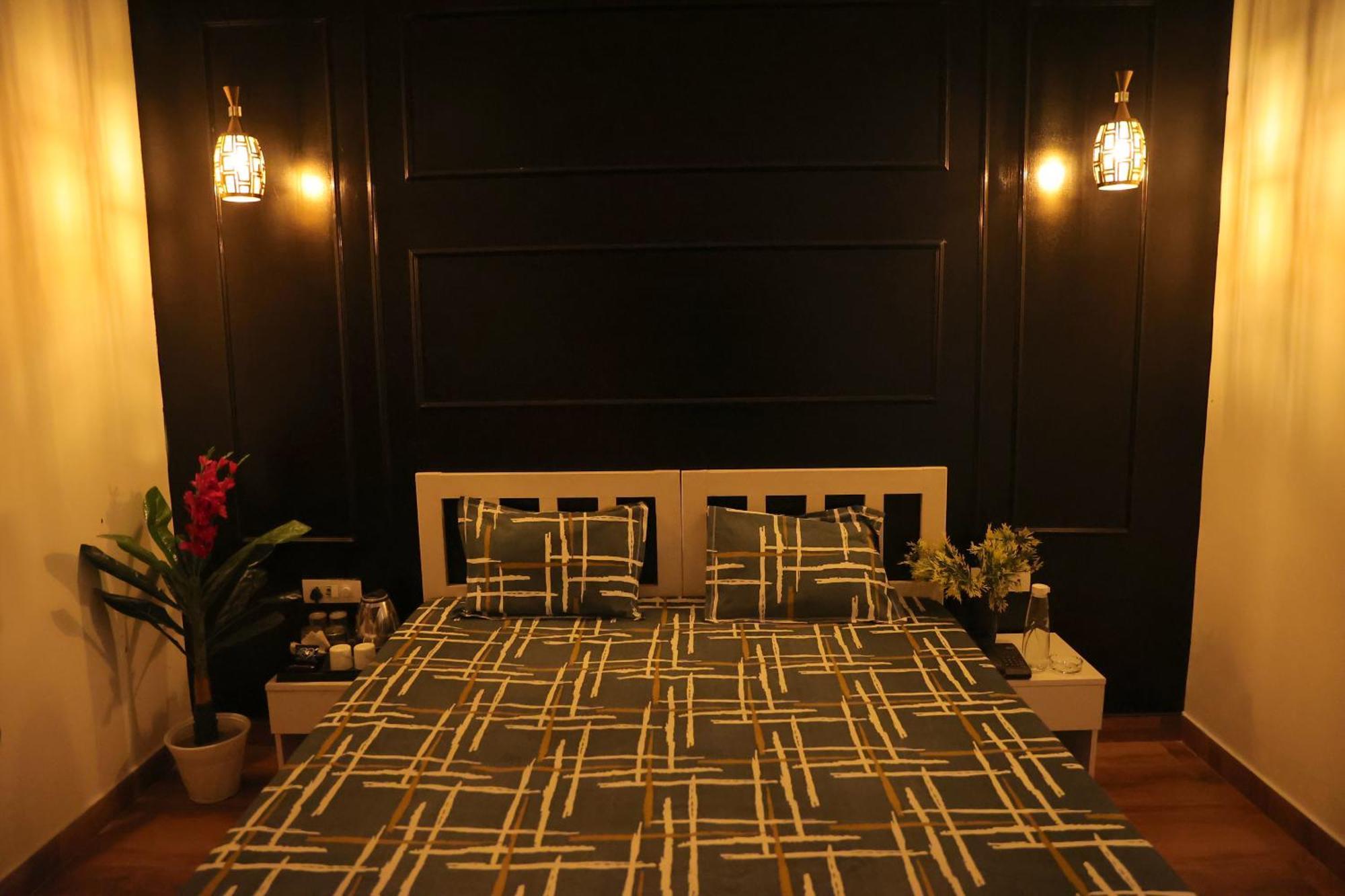 Agrah Stay - Kasa Lusso Stay Фаридабад Екстериор снимка