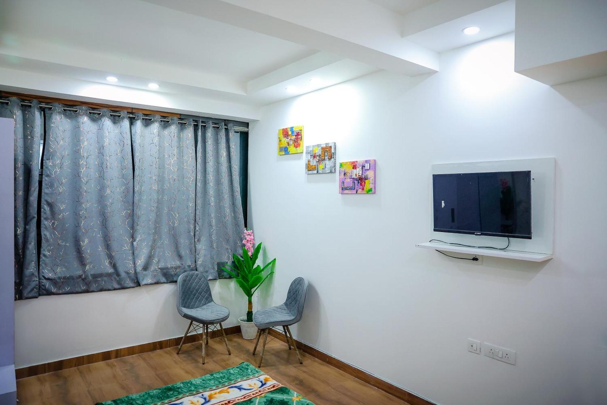 Agrah Stay - Kasa Lusso Stay Фаридабад Екстериор снимка