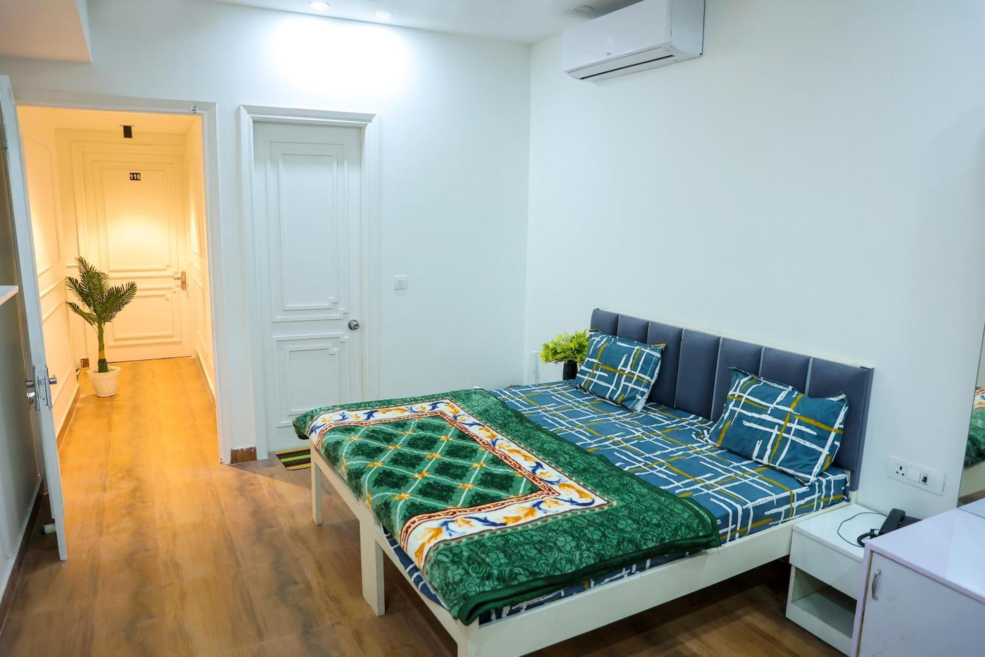 Agrah Stay - Kasa Lusso Stay Фаридабад Екстериор снимка
