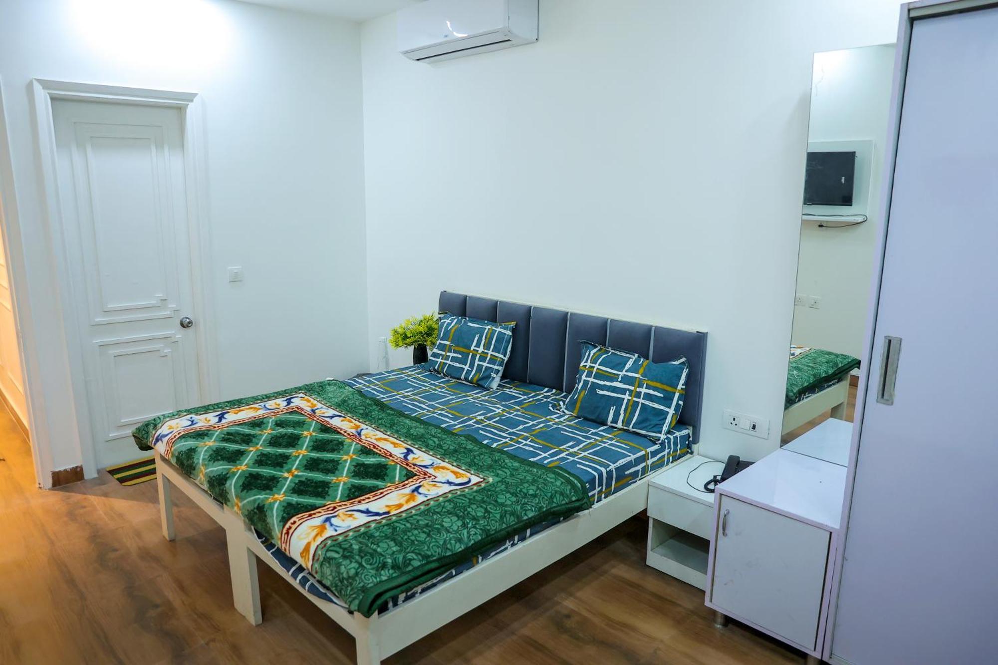 Agrah Stay - Kasa Lusso Stay Фаридабад Екстериор снимка