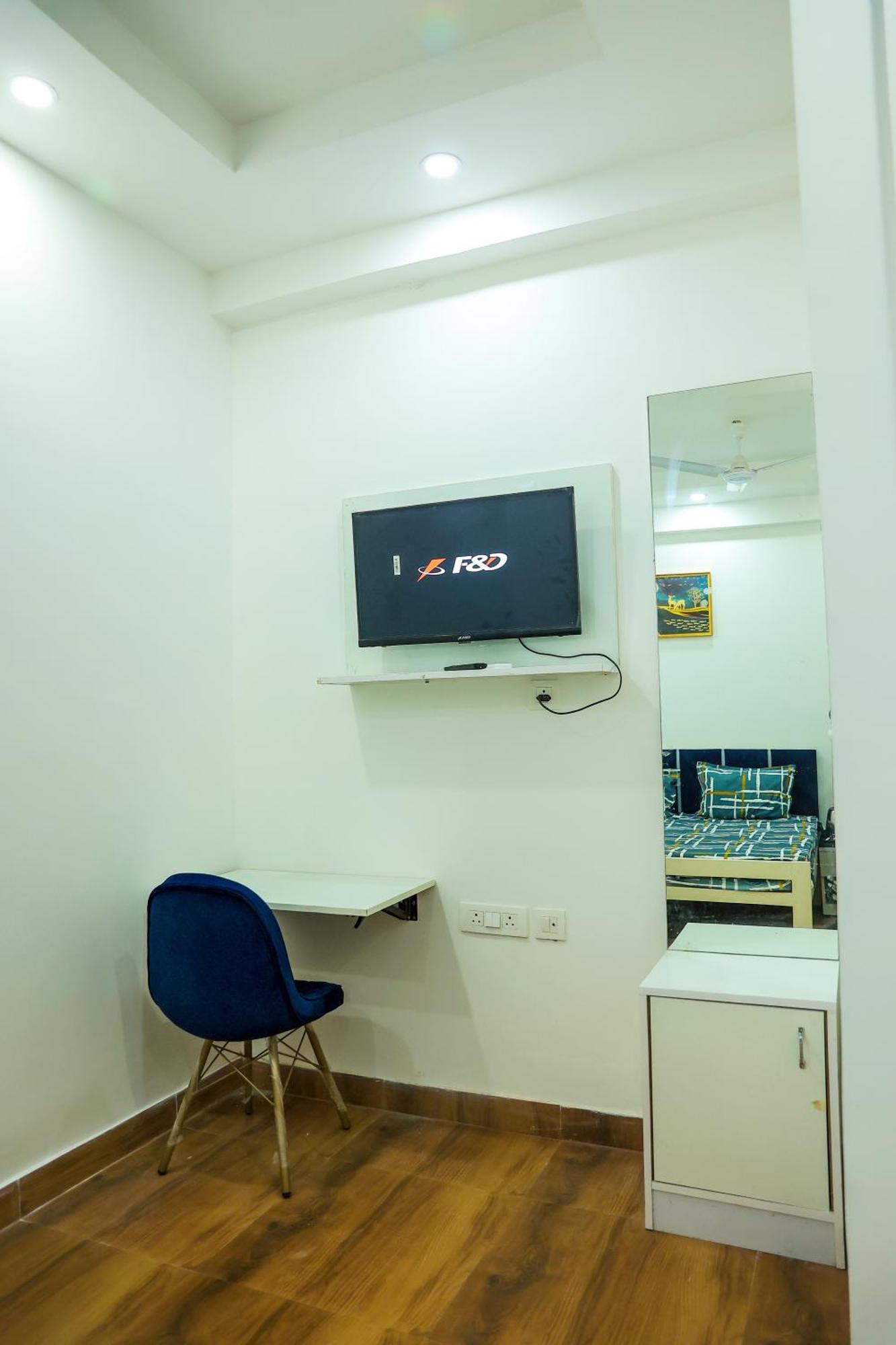 Agrah Stay - Kasa Lusso Stay Фаридабад Екстериор снимка